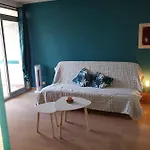 Appartement Avec Agreable Loggia Dans Residence Privee